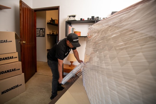 Cómo Mover un Colchón Solo