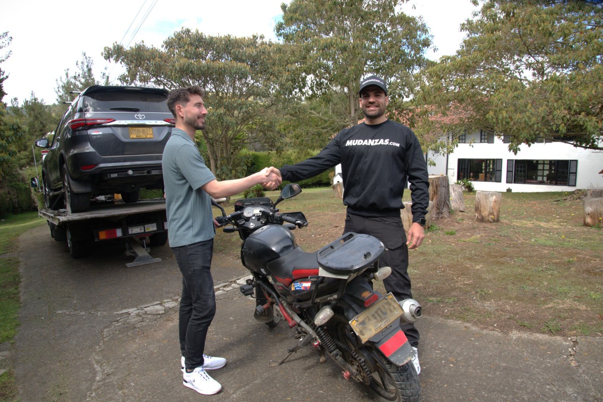 ¿Cuánto costaría enviar una motocicleta?