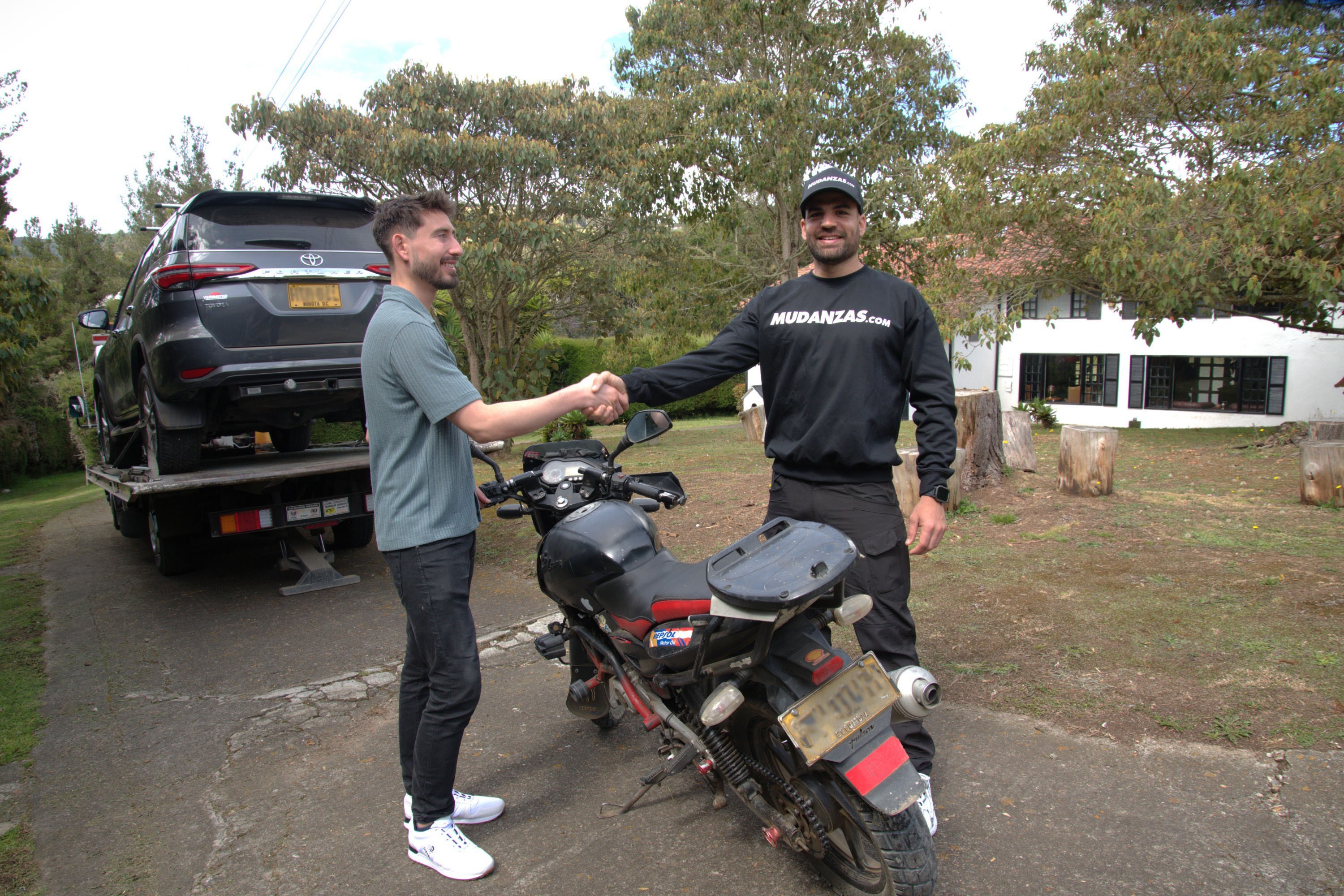 ¿Cuánto costaría enviar una motocicleta?