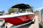 Lancha a motor Searay SPX 210