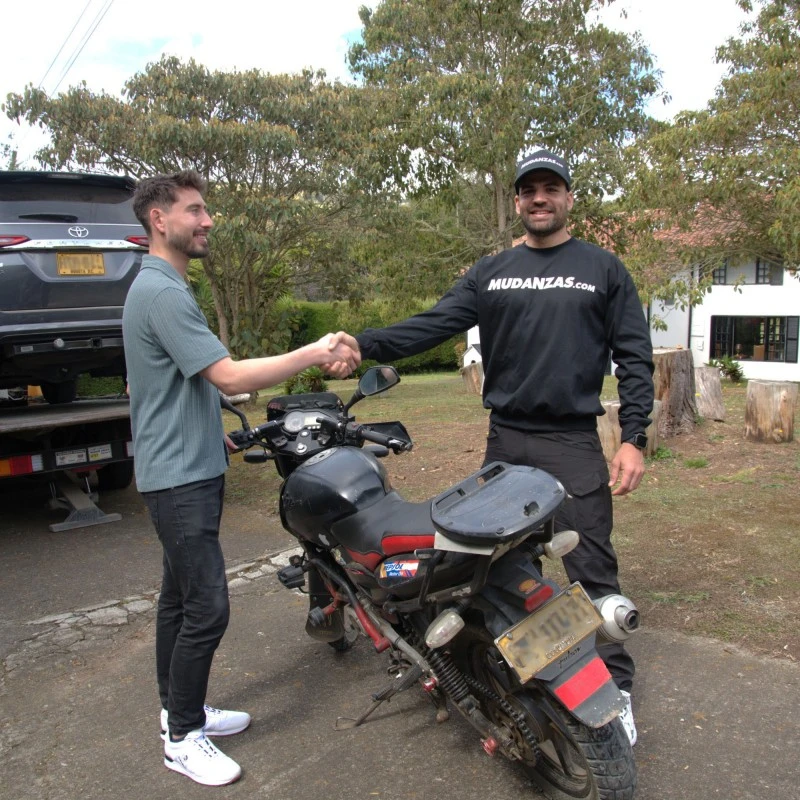 Organizar los detalles de entrega de la motocicleta